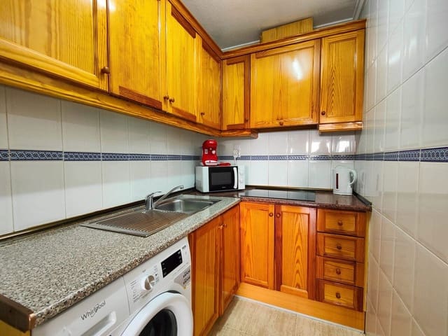 2 slaapkamer Appartement te koop in Torrevieja met zwembad garage - € 143.900 (Ref: 8834201)