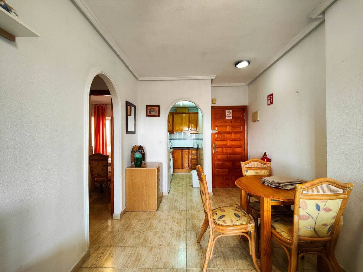 2 slaapkamer Appartement te koop in Torrevieja met zwembad garage - € 143.900 (Ref: 8834201)