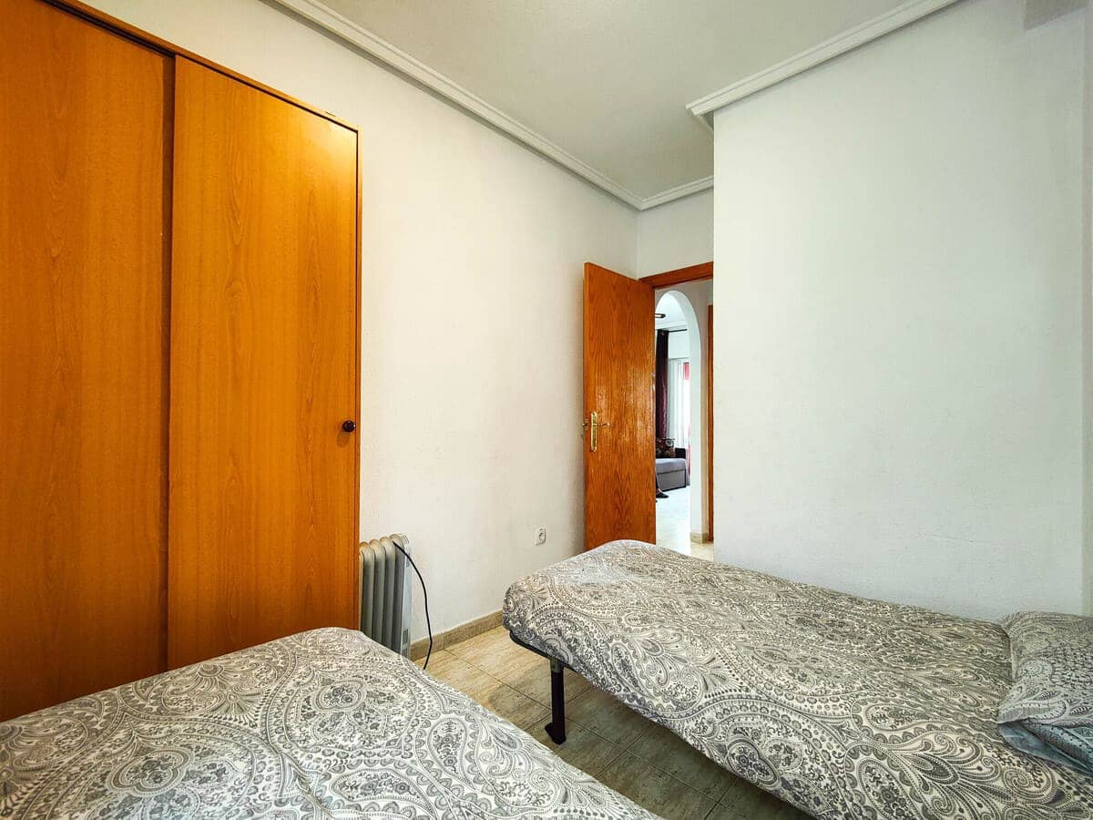 2 slaapkamer Appartement te koop in Torrevieja met zwembad garage - € 143.900 (Ref: 8834201)