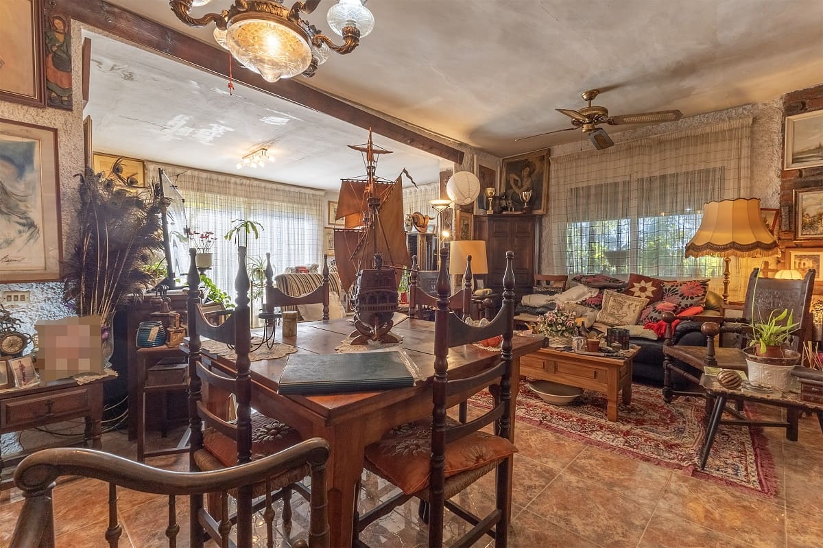 4 bedroom Villa for sale in Orihuela with garage - € 349,969 (Ref: 8896457)