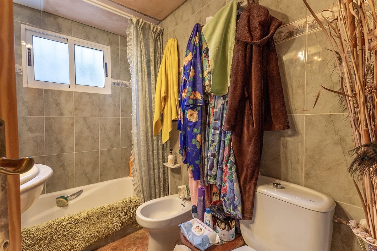 4 bedroom Villa for sale in Orihuela with garage - € 349,969 (Ref: 8896457)