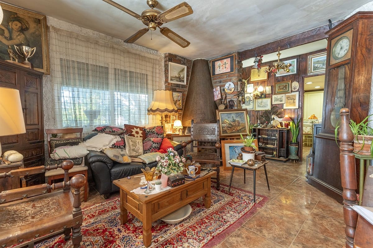 4 bedroom Villa for sale in Orihuela with garage - € 349,969 (Ref: 8896457)