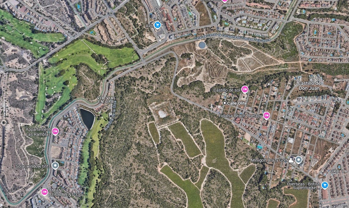 4 bedroom Villa for sale in Orihuela with garage - € 349,969 (Ref: 8896457)