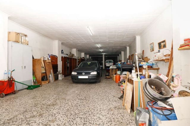 Kaupallinen myytävänä paikassa Torrevieja - 170 000 € (Ref: 8899962)