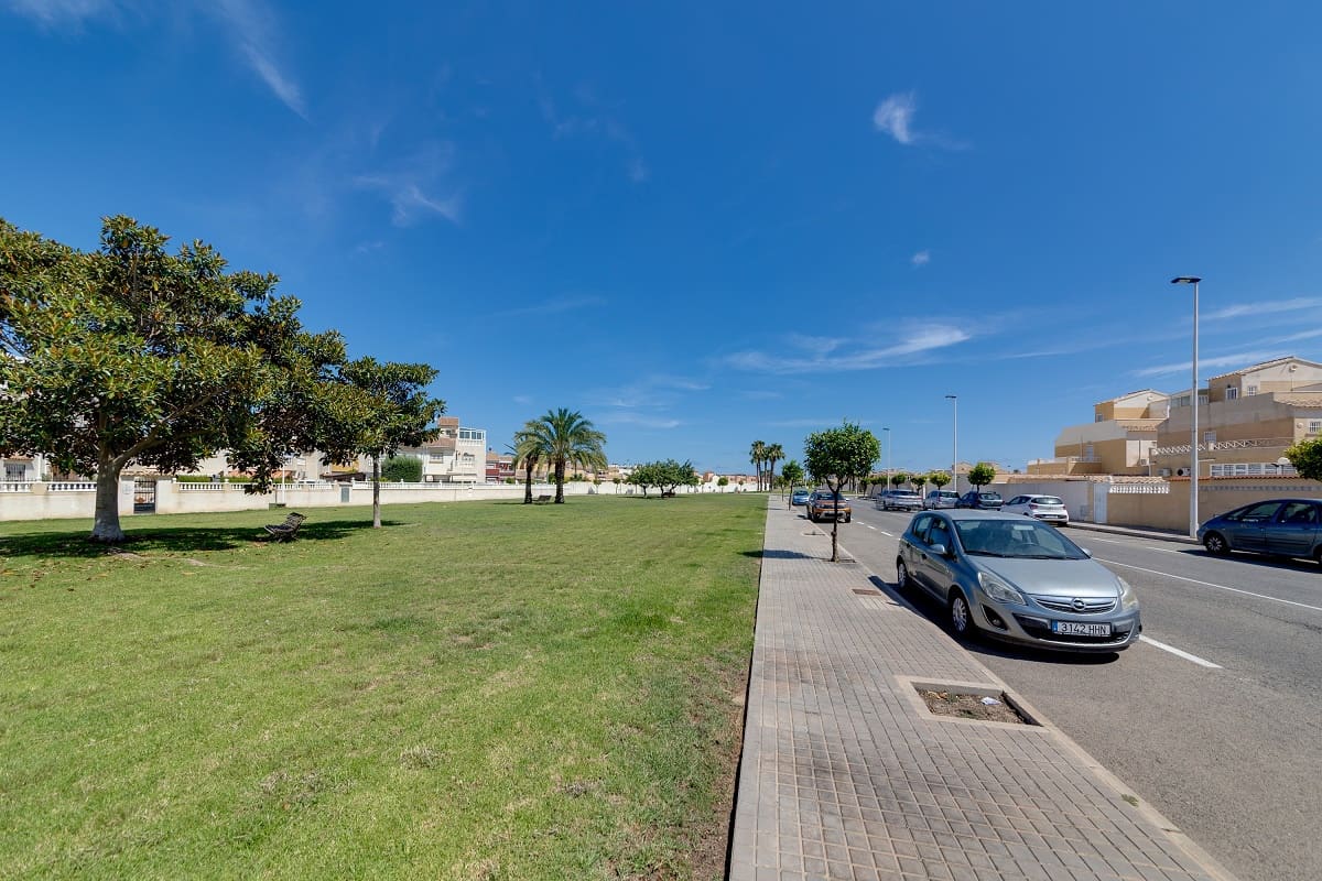 2 chambre Bungalow à vendre à Torrevieja - 132 769 € (Ref: 8910962)