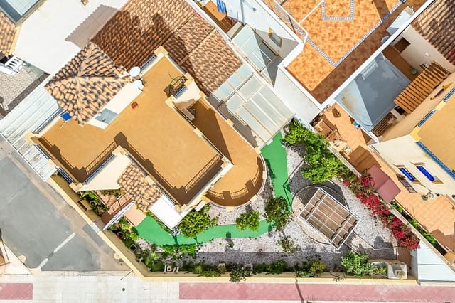 3 soverom Villa til salgs i Playa Flamenca, Orihuela med svømmebasseng - € 299 000 (Ref: 8912802)