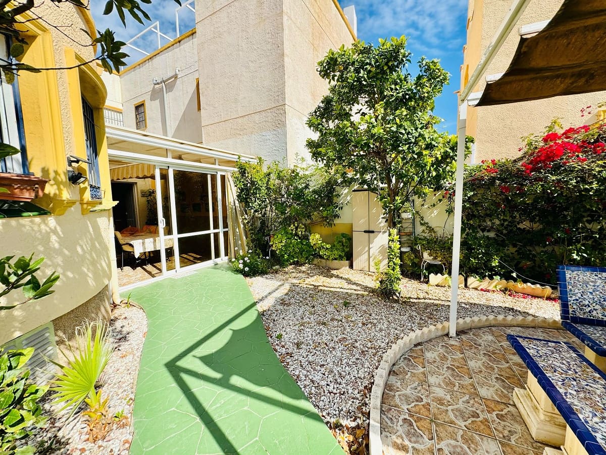 3 sypialnia Willa na sprzedaż w Orihuela Costa z basenem - 299 000 € (Ref: 8912802)