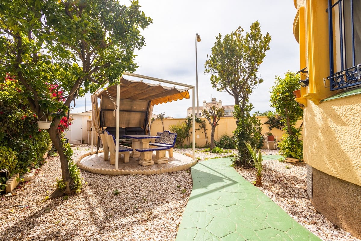 3 sypialnia Willa na sprzedaż w Orihuela Costa z basenem - 299 000 € (Ref: 8912802)