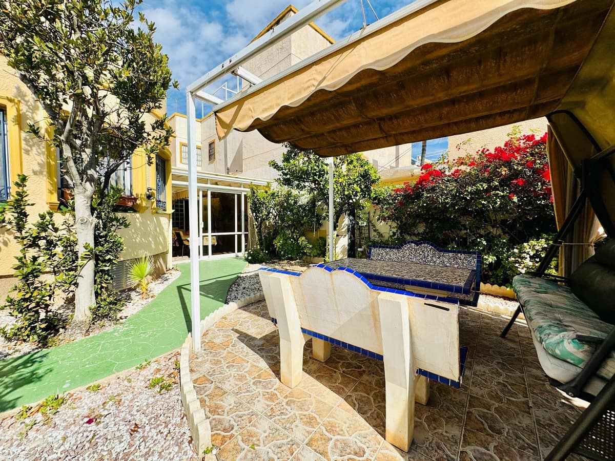 3 sypialnia Willa na sprzedaż w Orihuela Costa z basenem - 299 000 € (Ref: 8912802)