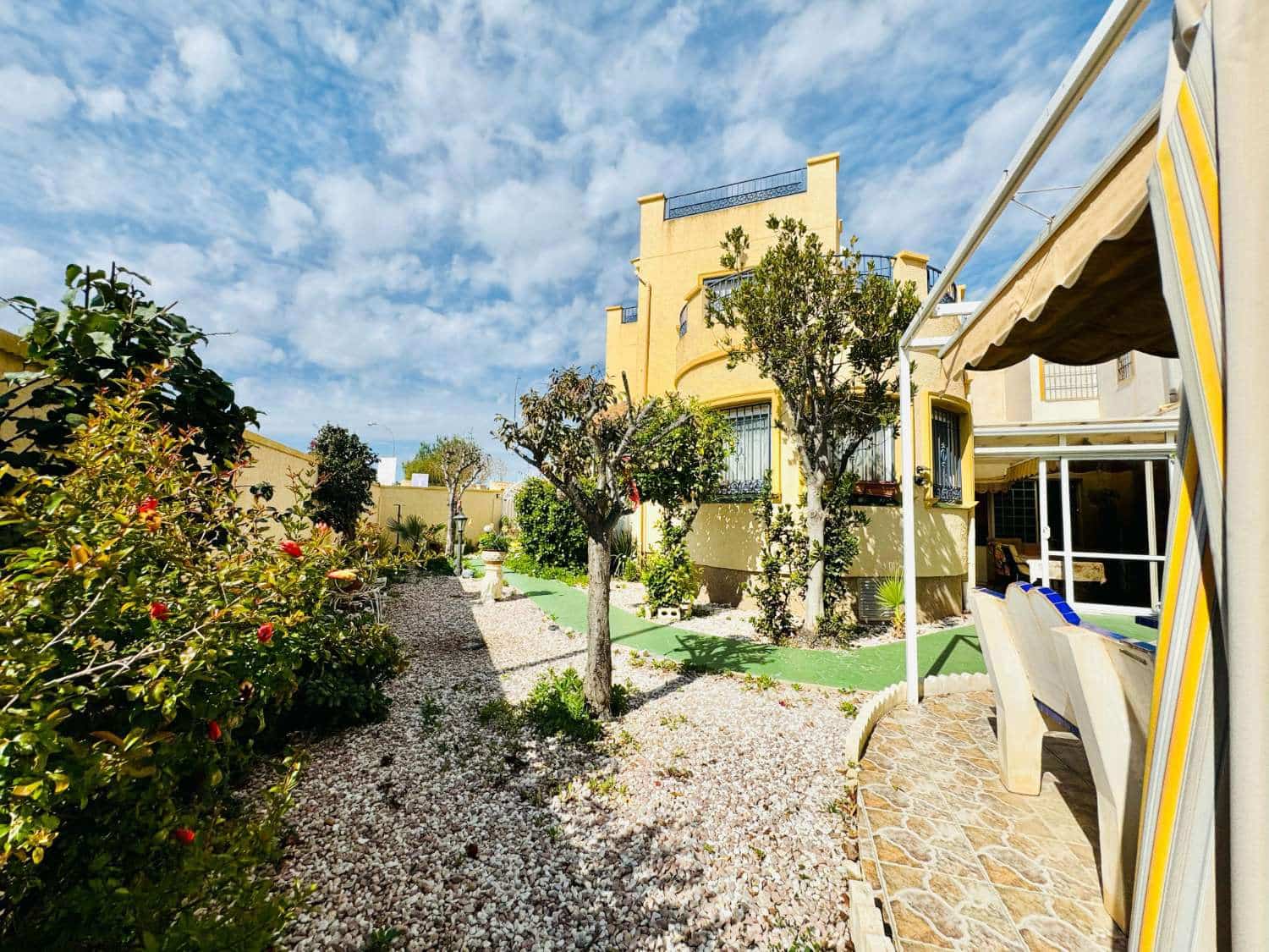 3 sypialnia Willa na sprzedaż w Orihuela Costa z basenem - 299 000 € (Ref: 8912802)