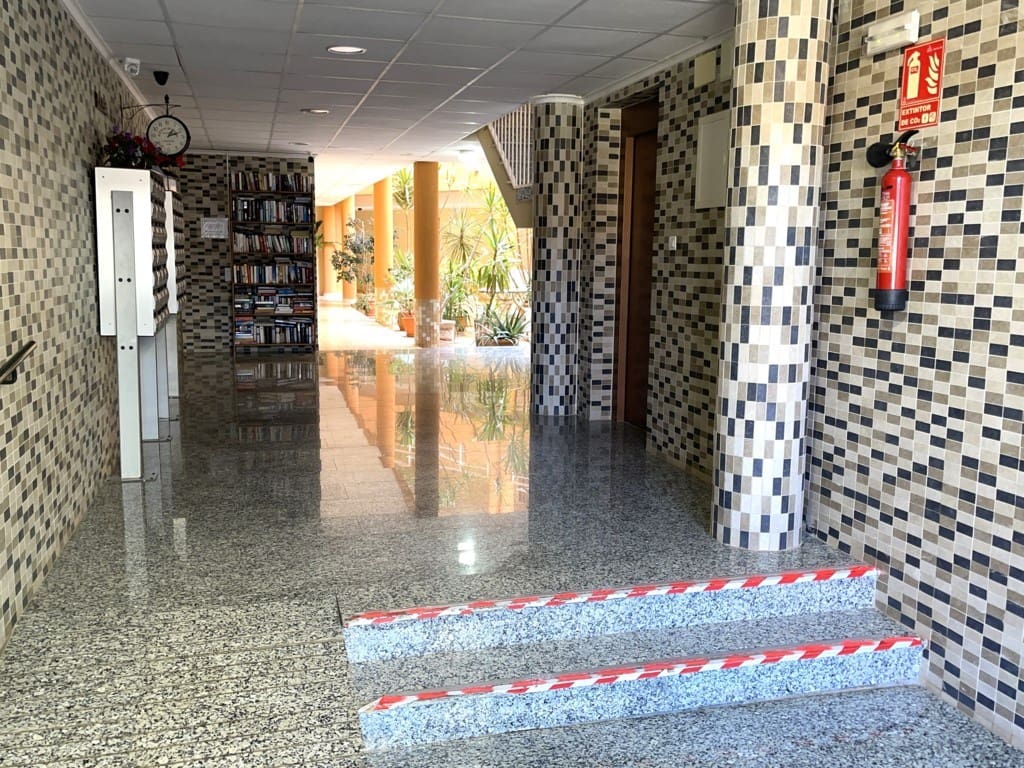 3 chambre Appartement à vendre à San Miguel de Salinas avec piscine garage - 169 990 € (Ref: 8917803)