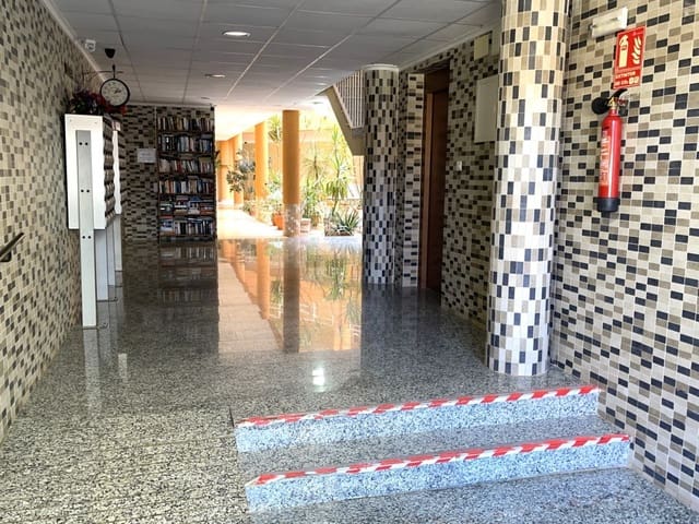 3 chambre Appartement à vendre à San Miguel de Salinas avec piscine garage - 169 990 € (Ref: 8917803)