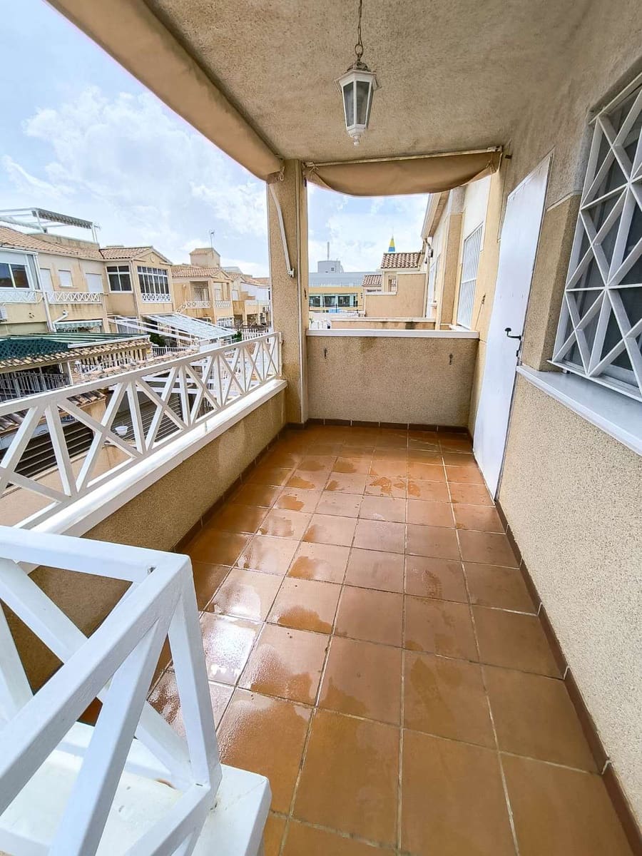 2 soveværelse Lejlighed til salg i Torrevieja med swimmingpool garage - € 165.000 (Ref: 8942740)