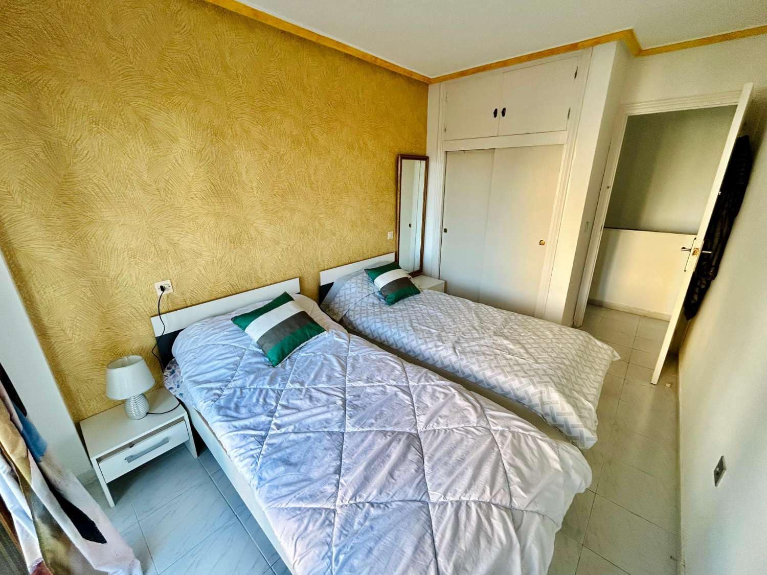 2 bedroom Flat for sale in Torrevieja with pool - € 158,050 (Ref: 8946004)