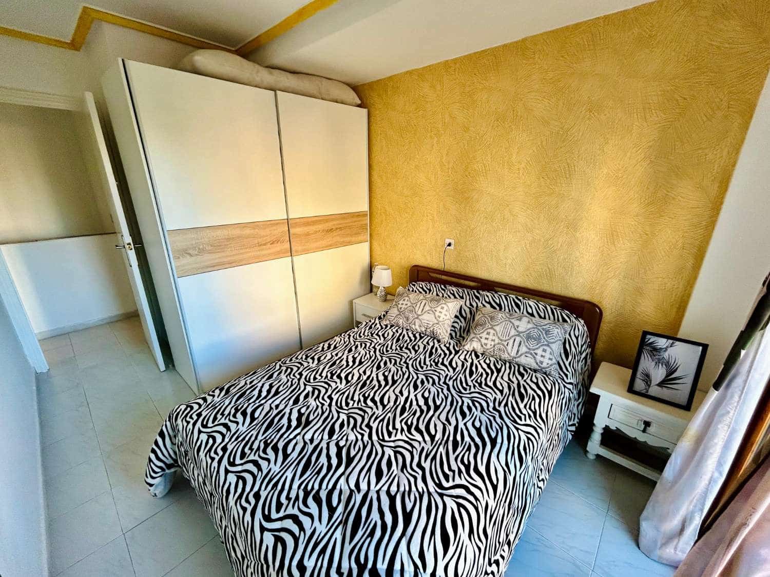 2 bedroom Flat for sale in Torrevieja with pool - € 158,050 (Ref: 8946004)