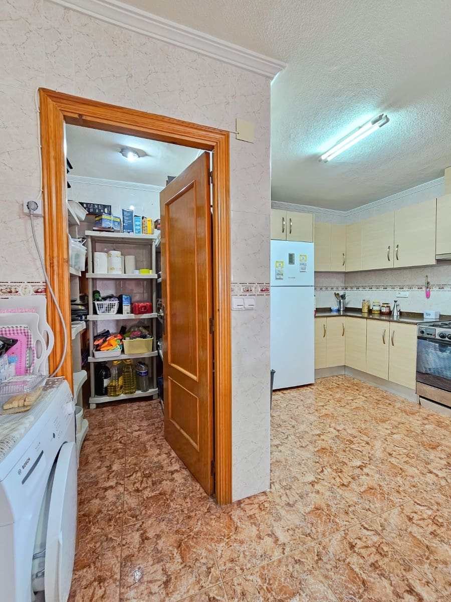 5 soveværelse Finca/Landehus til salg i Algorfa med swimmingpool - € 750.000 (Ref: 8968061)