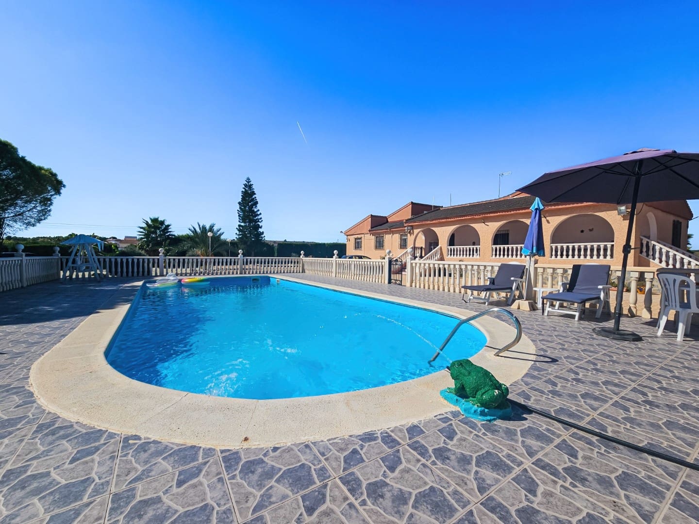 5 soveværelse Finca/Landehus til salg i Algorfa med swimmingpool - € 750.000 (Ref: 8968061)