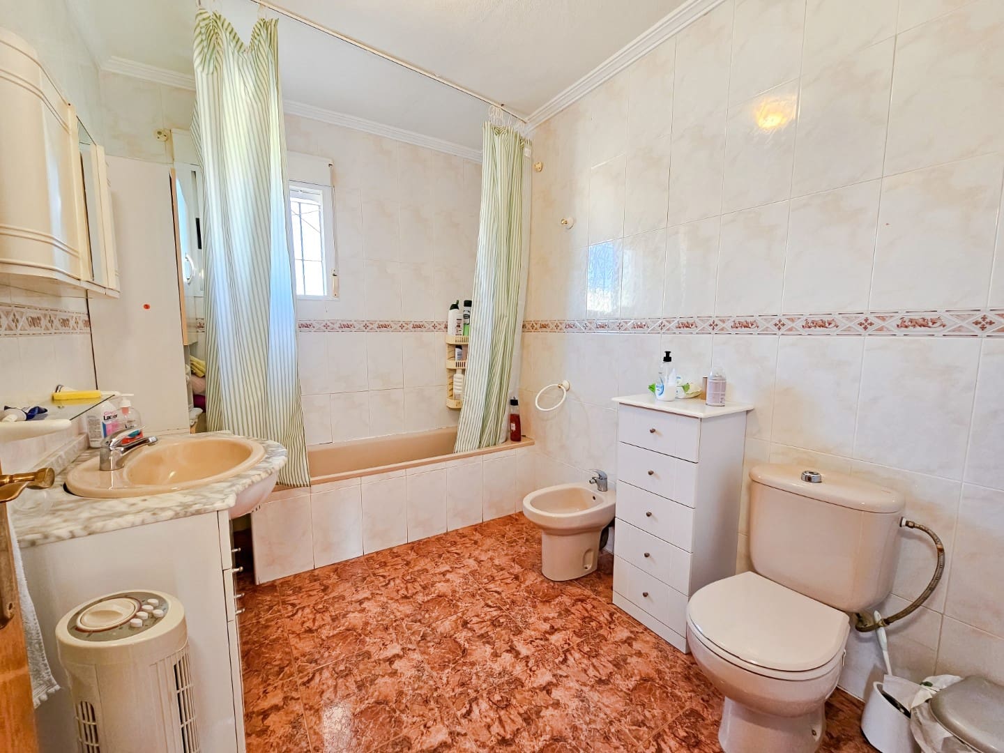 5 soveværelse Finca/Landehus til salg i Algorfa med swimmingpool - € 750.000 (Ref: 8968061)