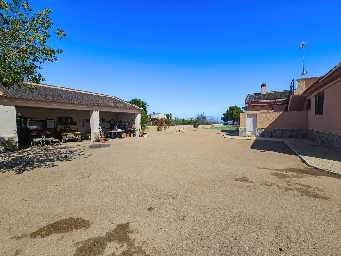 5 soveværelse Finca/Landehus til salg i Algorfa med swimmingpool - € 750.000 (Ref: 8968061)