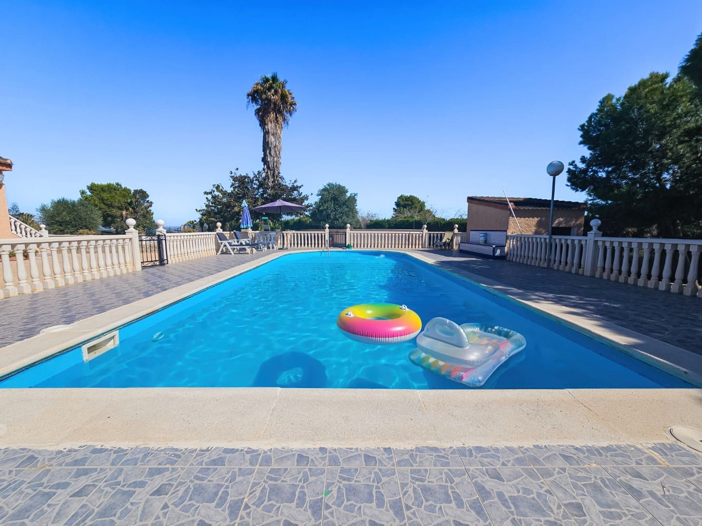 5 soveværelse Finca/Landehus til salg i Algorfa med swimmingpool - € 750.000 (Ref: 8968061)