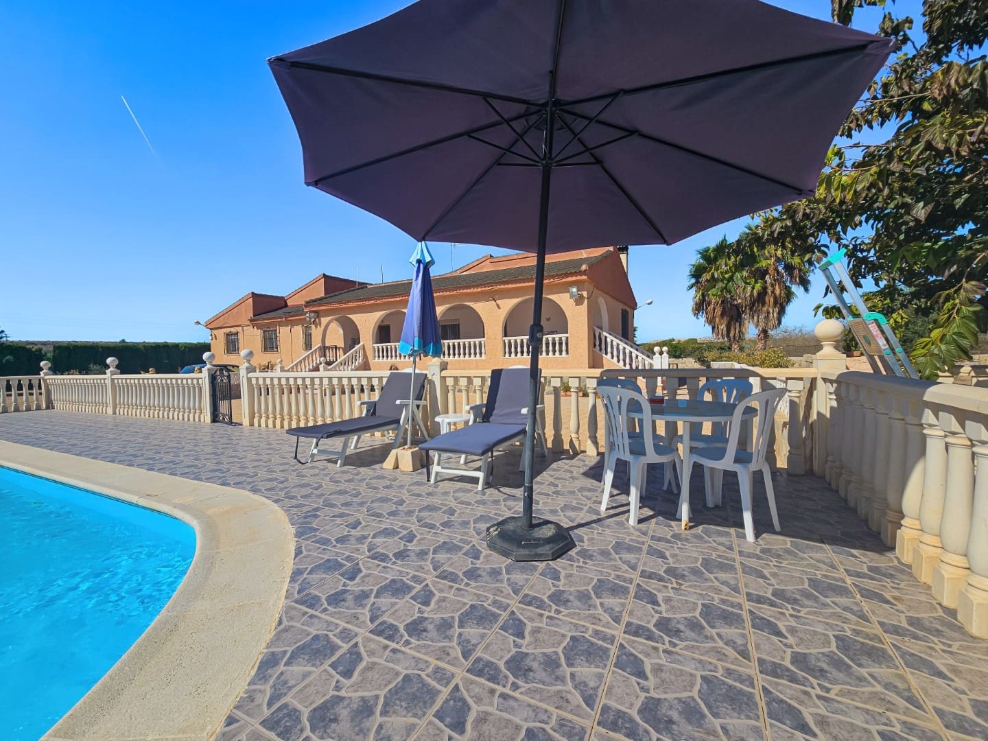 5 soveværelse Finca/Landehus til salg i Algorfa med swimmingpool - € 750.000 (Ref: 8968061)