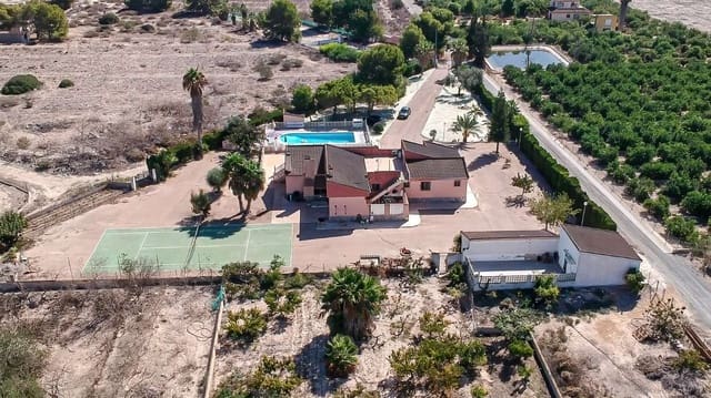 5 soveværelse Finca/Landehus til salg i Algorfa med swimmingpool - € 750.000 (Ref: 8968061)