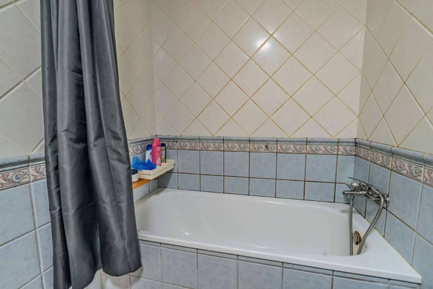 3 makuuhuone Asunto myytävänä paikassa Torrevieja - 215 000 € (Ref: 8969975)