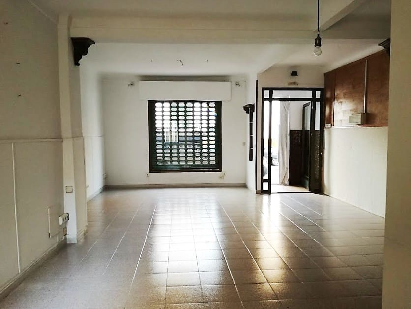 Erhverv til salg i Torrevieja - € 110.000 (Ref: 8982209)