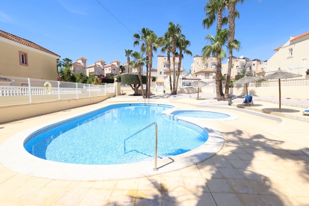 2 soveværelse Lejlighed til salg i San Miguel de Salinas med swimmingpool - € 135.000 (Ref: 9019885)