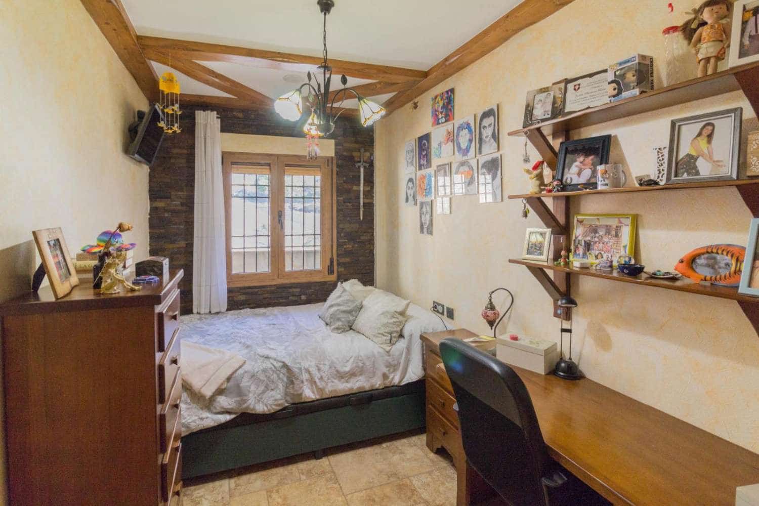 8 soveværelse Villa til salg i Redovan med swimmingpool - € 399.969 (Ref: 9023499)