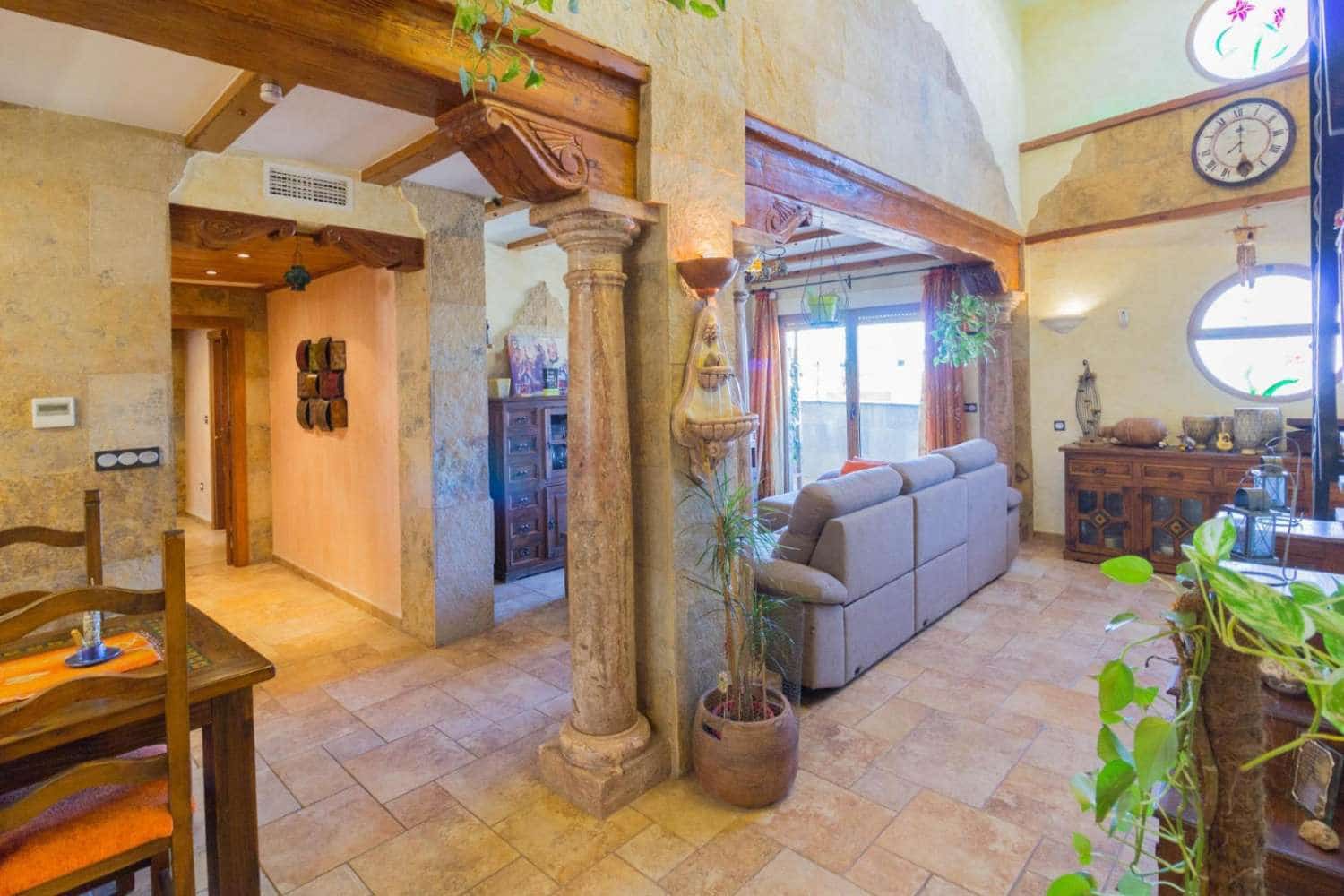 8 soveværelse Villa til salg i Redovan med swimmingpool - € 399.969 (Ref: 9023499)