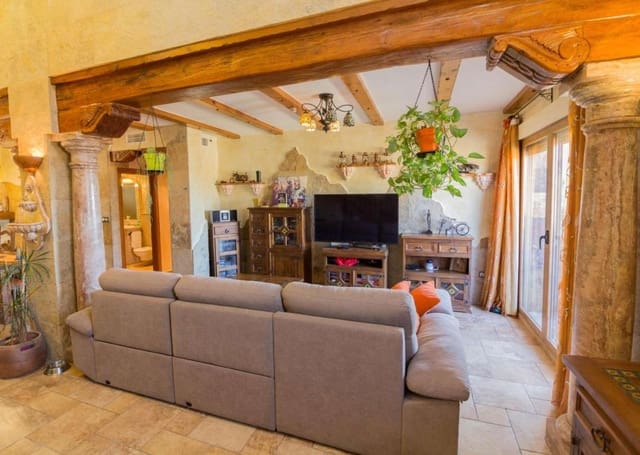 8 bedroom Villa for sale in Redován with pool - € 399,969 (Ref: 9023499)