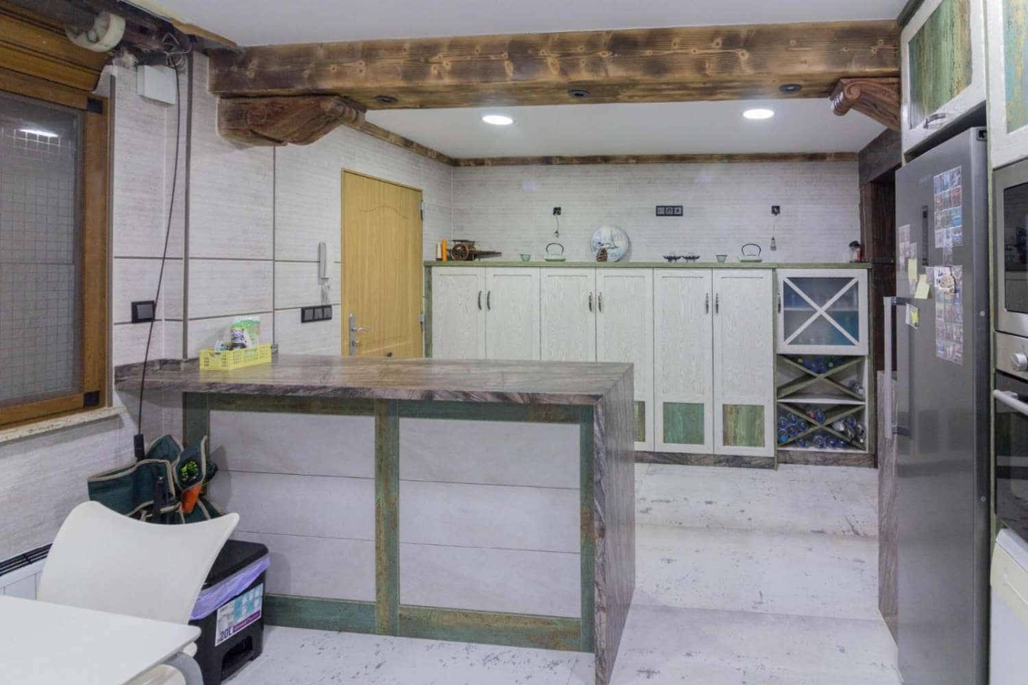 8 soveværelse Villa til salg i Redovan med swimmingpool - € 399.969 (Ref: 9023499)