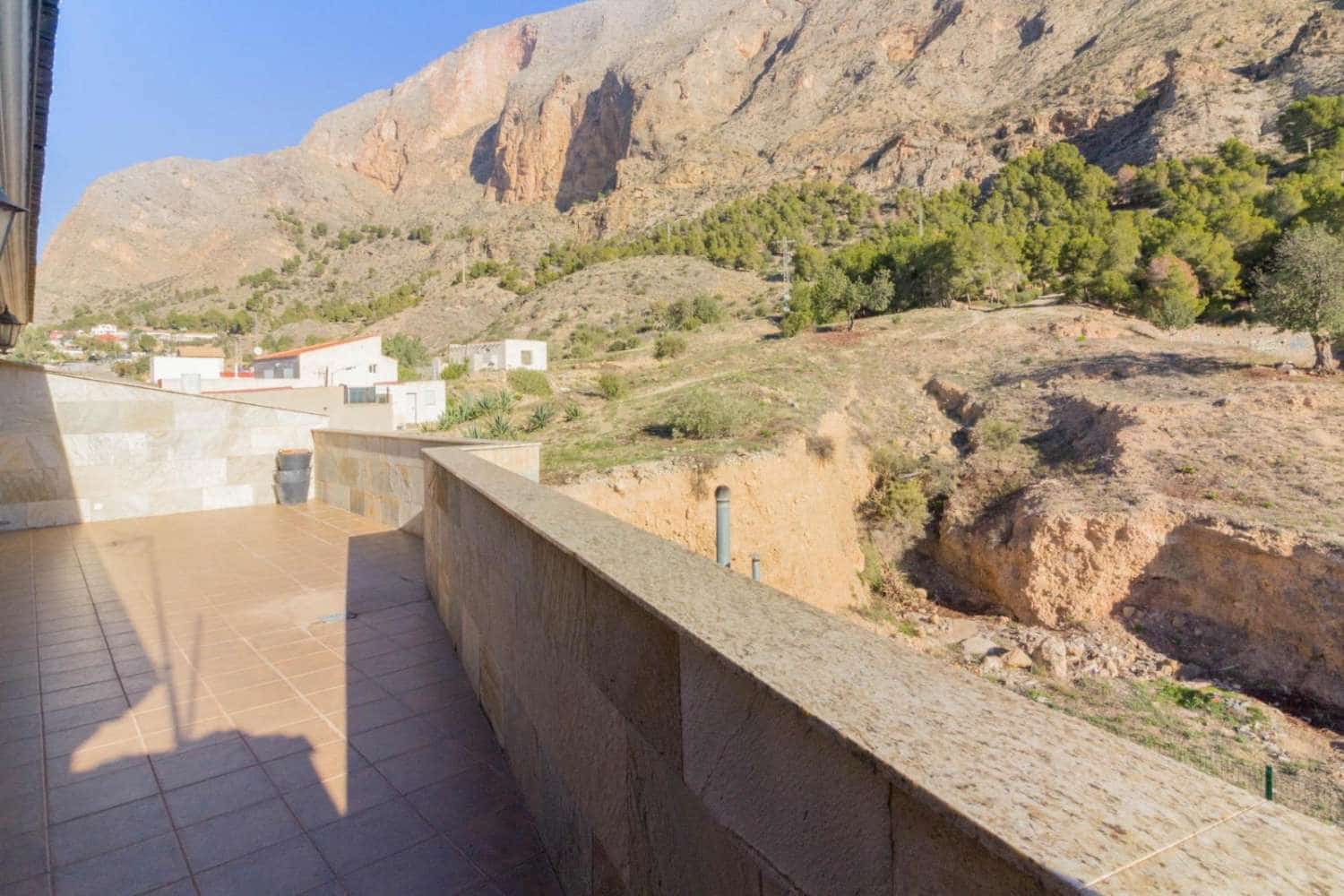 8 soveværelse Villa til salg i Redovan med swimmingpool - € 399.969 (Ref: 9023499)