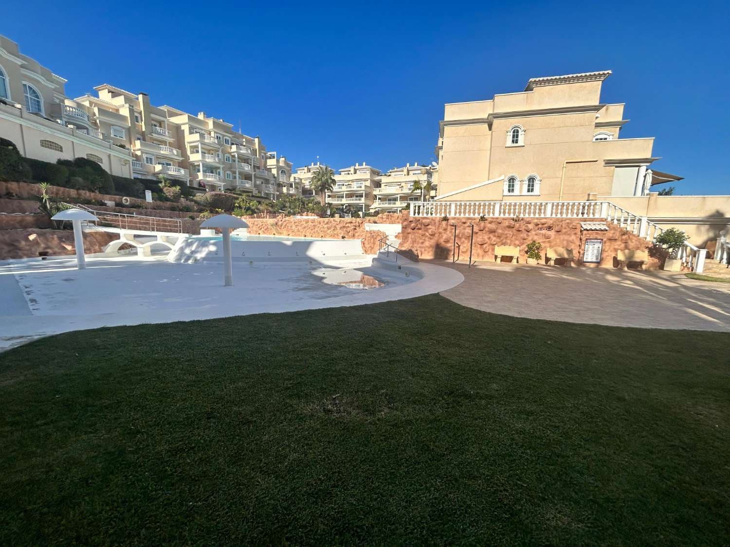 3 soveværelse Penthouse til salg i Guardamar del Segura med swimmingpool garage - € 389.000 (Ref: 9050850)