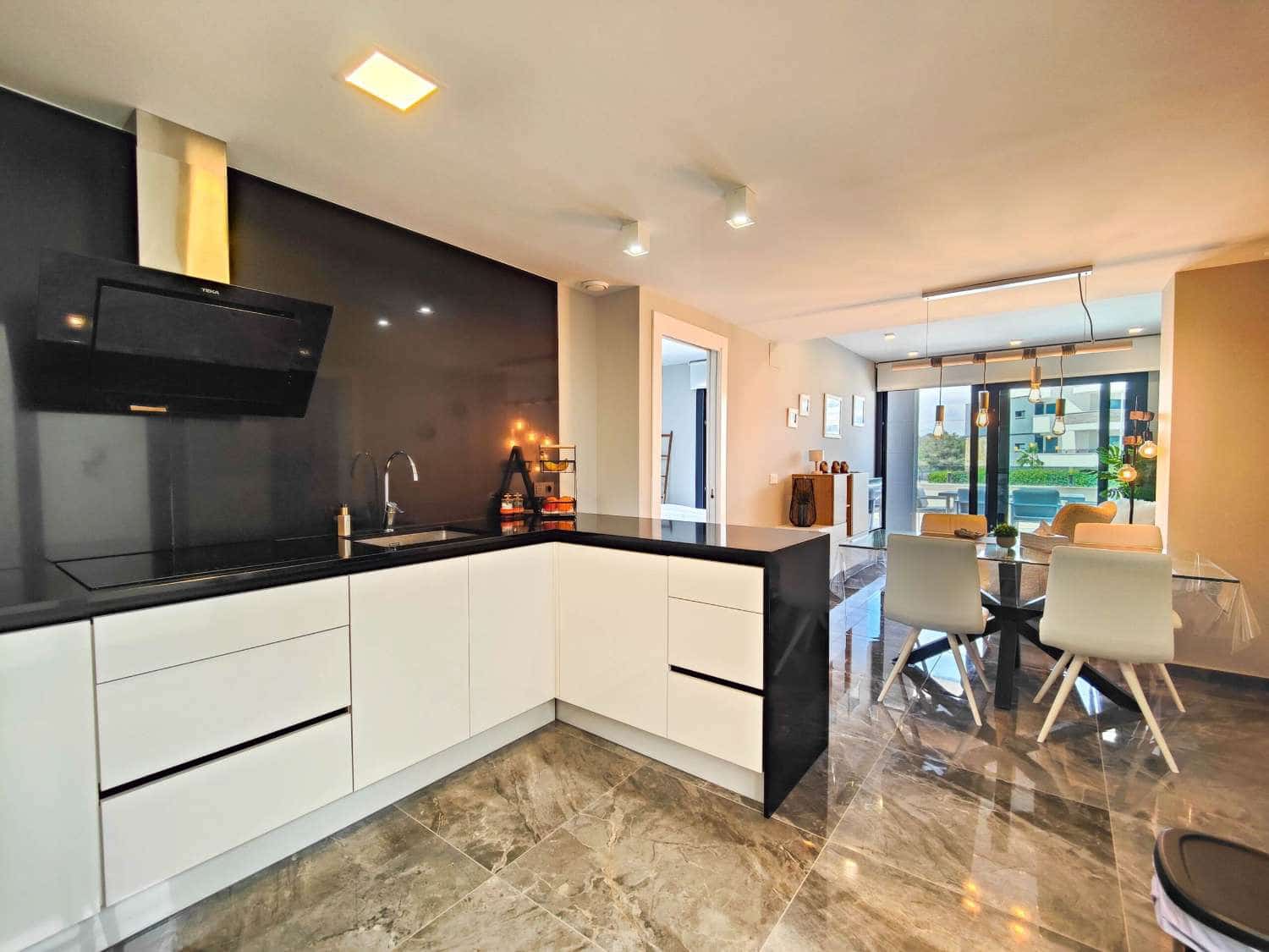 2 soverom Leilighet til salgs i Orihuela Costa med svømmebasseng garasje - € 269 000 (Ref: 9062193)