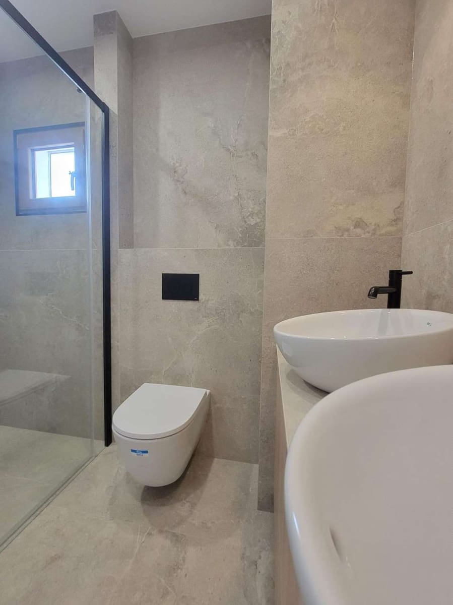 3 soverom Villa til salgs i Cabo Roig med svømmebasseng garasje - € 1 400 000 (Ref: 9088558)