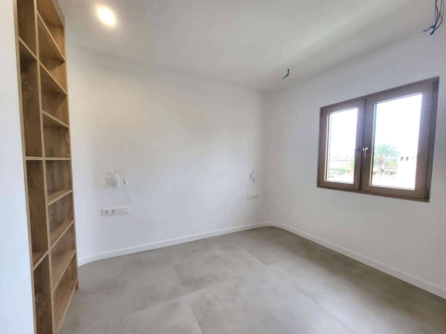 3 soverom Villa til salgs i Cabo Roig med svømmebasseng garasje - € 1 400 000 (Ref: 9088558)