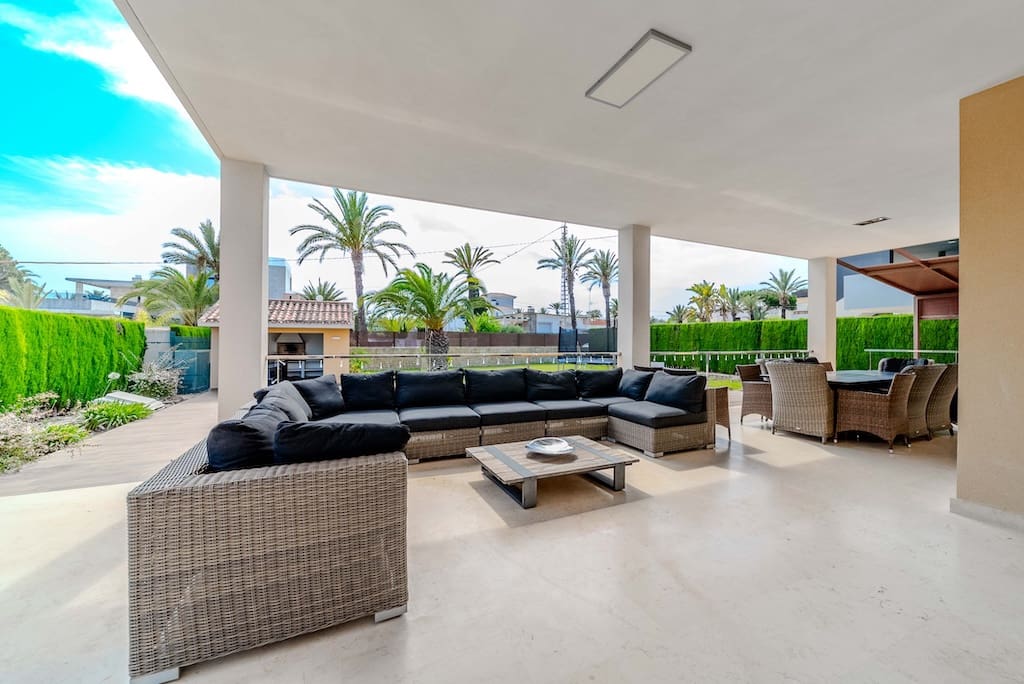 5 soverom Villa til salgs i Cabo Roig med svømmebasseng garasje - € 1 995 000 (Ref: 9088559)