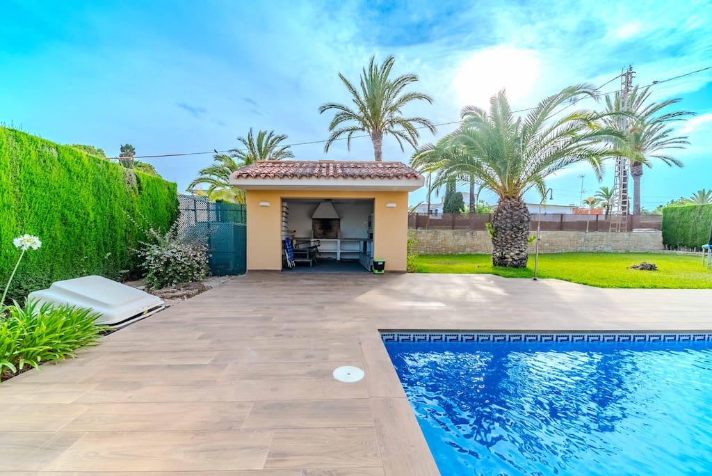5 soverom Villa til salgs i Cabo Roig med svømmebasseng garasje - € 1 995 000 (Ref: 9088559)