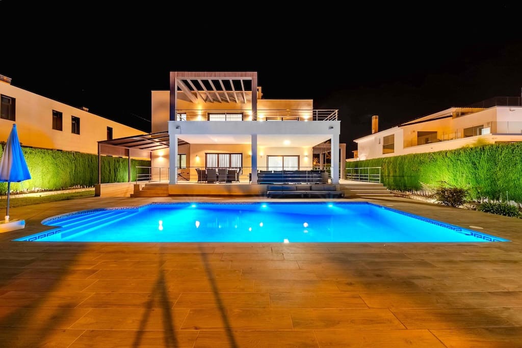 5 soverom Villa til salgs i Cabo Roig med svømmebasseng garasje - € 1 995 000 (Ref: 9088559)