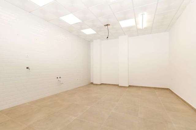 Kommersiell til salgs i Playa del Acequión, Torrevieja - € 126 000 (Ref: 9088563)