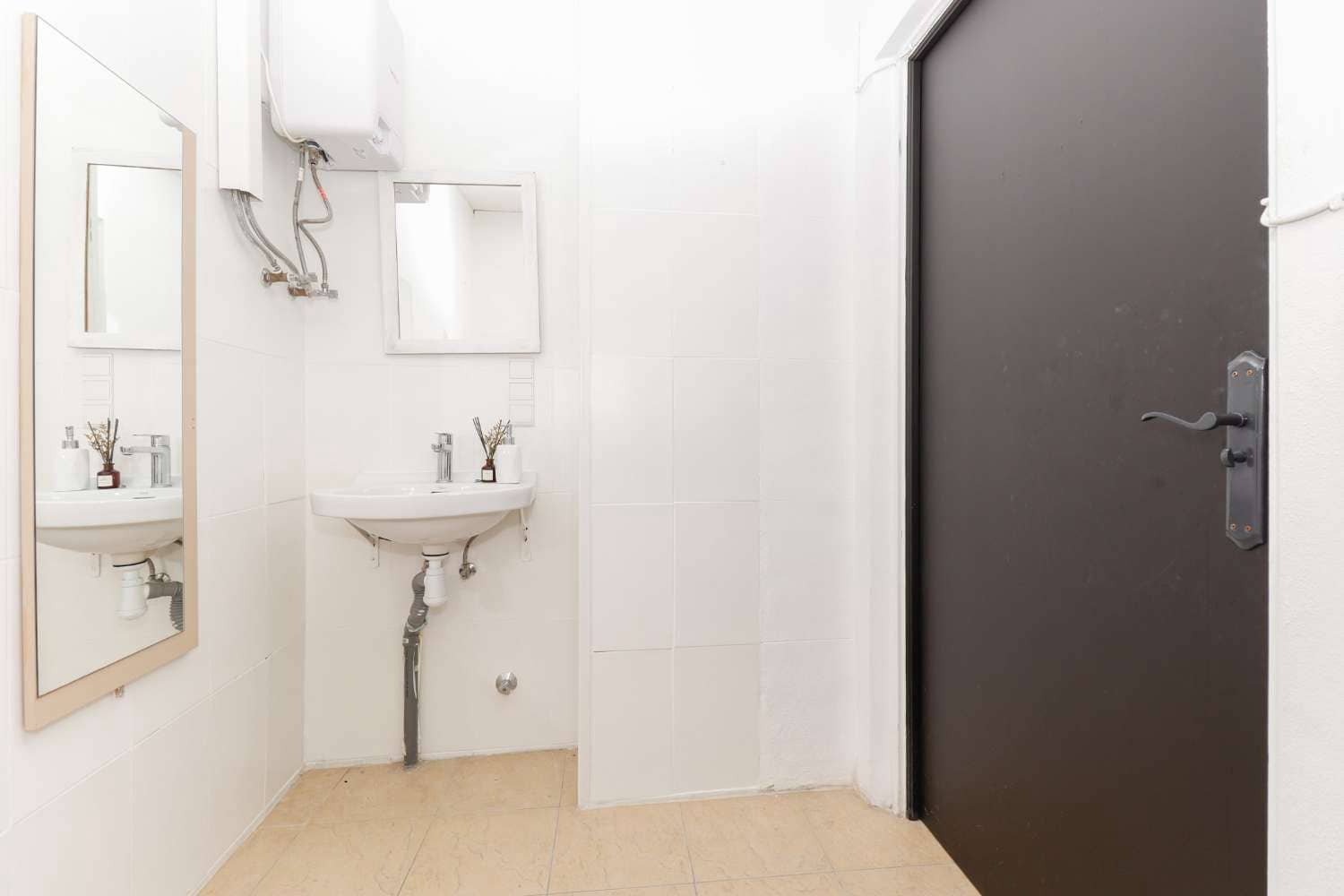 Kommersiell till salu i Torrevieja - 126 000 € (Ref: 9088563)