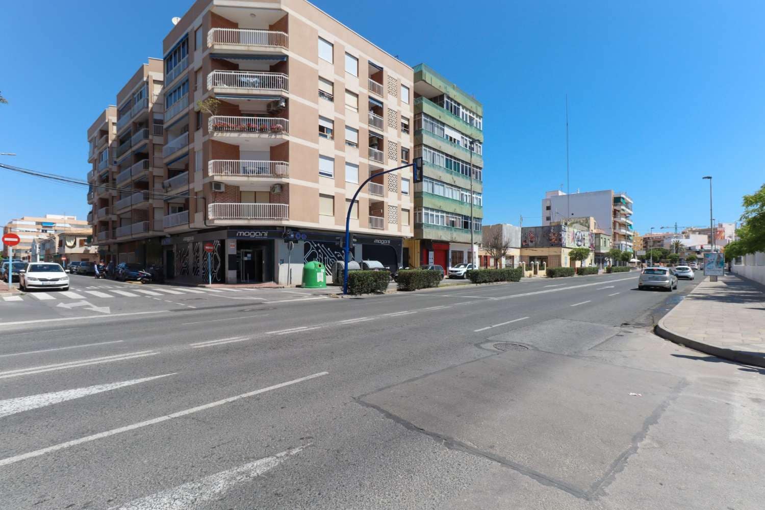 Kommersiell till salu i Torrevieja - 126 000 € (Ref: 9088563)