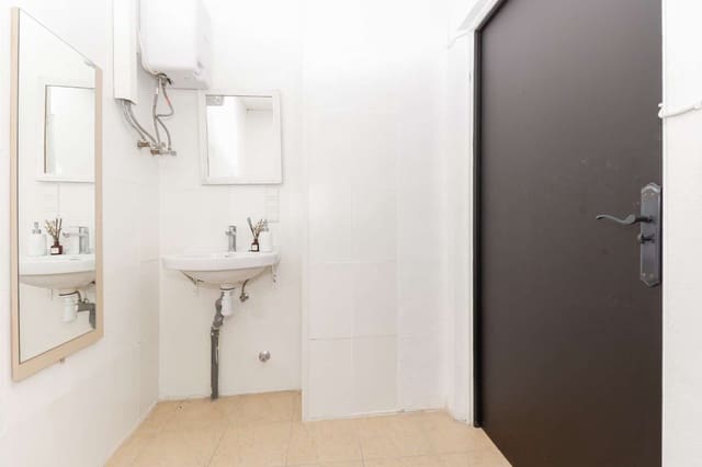 Kommersiell til salgs i Playa del Acequión, Torrevieja - € 126 000 (Ref: 9088563)