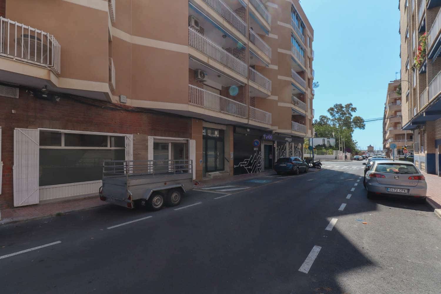 Kommersiell till salu i Torrevieja - 126 000 € (Ref: 9088563)