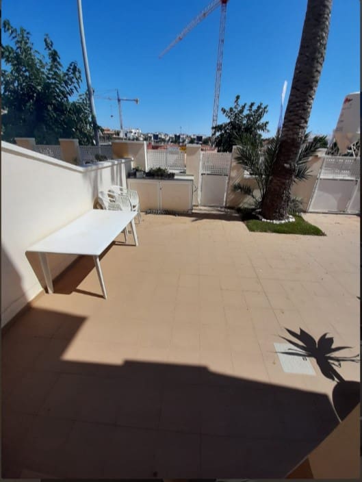 4 makuuhuone Asunto myytävänä paikassa Torre de la Horadada mukana uima-altaan 
autotalli - 349 000 € (Ref: 9098935)