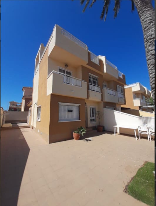 4 makuuhuone Asunto myytävänä paikassa Torre de la Horadada mukana uima-altaan 
autotalli - 349 000 € (Ref: 9098935)