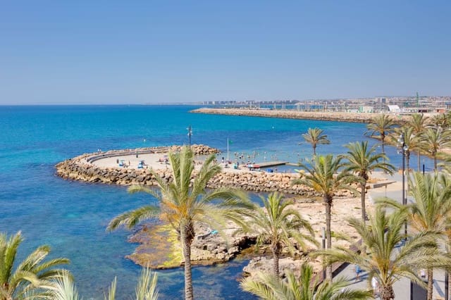 3 makuuhuone Huoneisto myytävänä paikassa Centro, Torrevieja mukana 
autotalli - 430 000 € (Ref: 9100579)