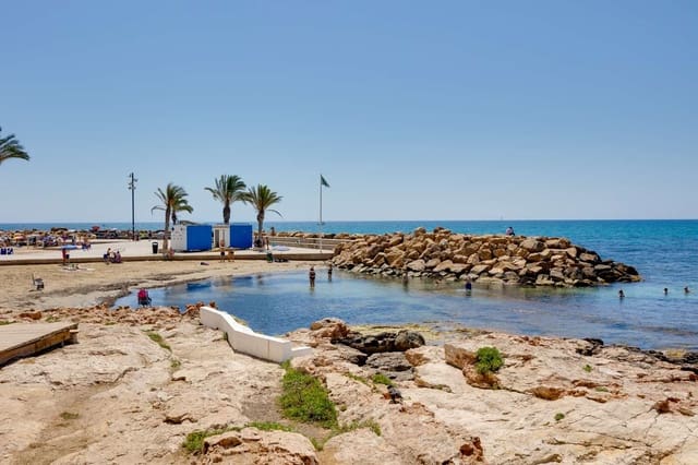 3 makuuhuone Huoneisto myytävänä paikassa Centro, Torrevieja mukana 
autotalli - 430 000 € (Ref: 9100579)